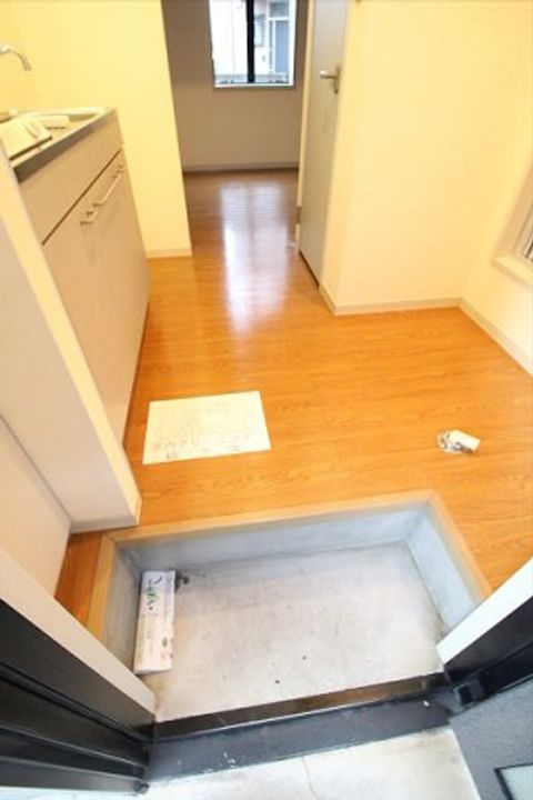 東京都三鷹市井の頭2(アパート)の賃貸物件の玄関