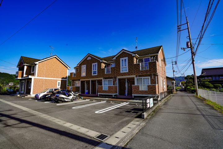 グリーンベルA棟の外観