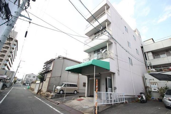 倉元ビルの外観