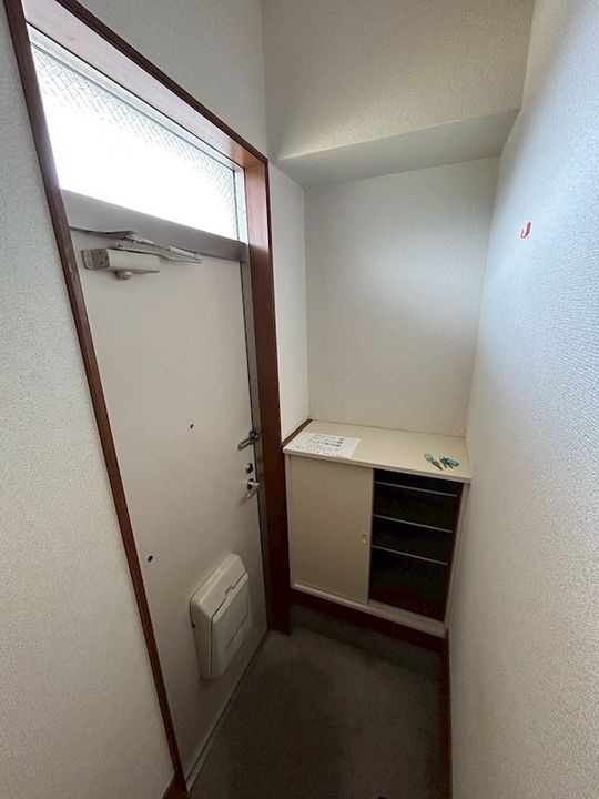 神奈川県小田原市荻窪(アパート)の賃貸物件の玄関