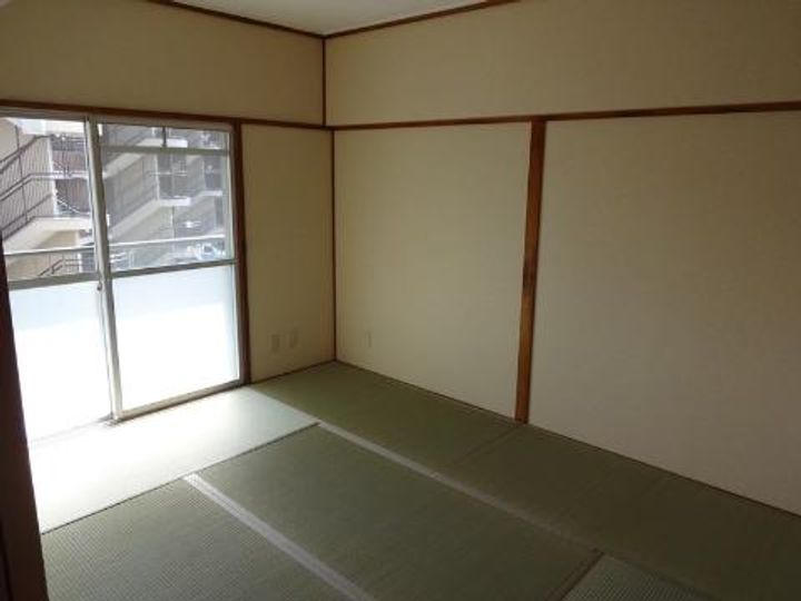 丸栄ライオンズマンションB棟の居間