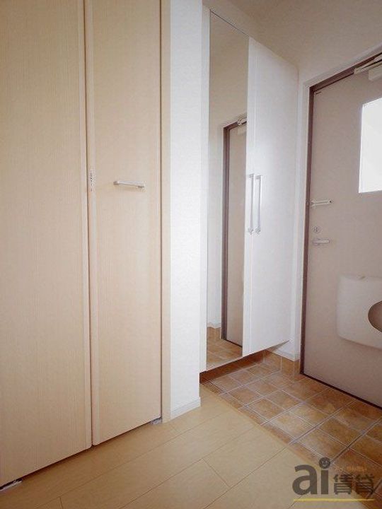 アンソレイエ IIIの玄関