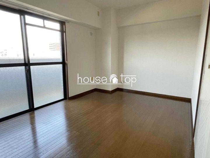 HACHIBUSE鳴尾の内装