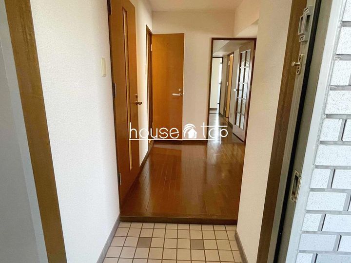 HACHIBUSE鳴尾の玄関