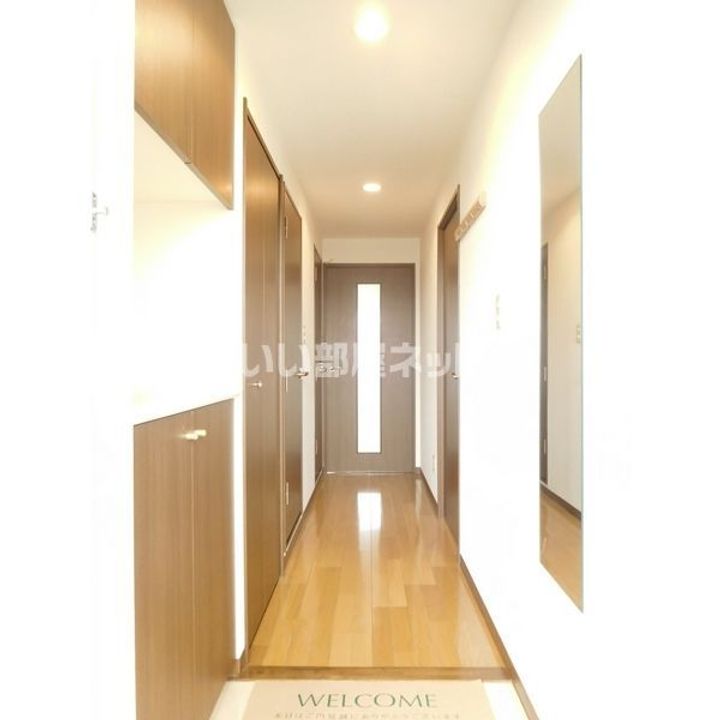 埼玉県春日部市大畑(マンション)の賃貸物件の玄関