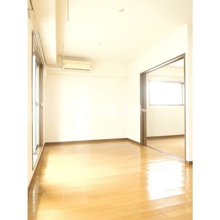 埼玉県春日部市大畑(マンション)の賃貸物件の居間