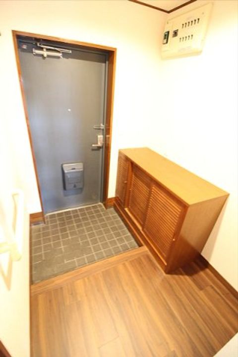 東京都世田谷区北烏山3(マンション)の賃貸物件の玄関