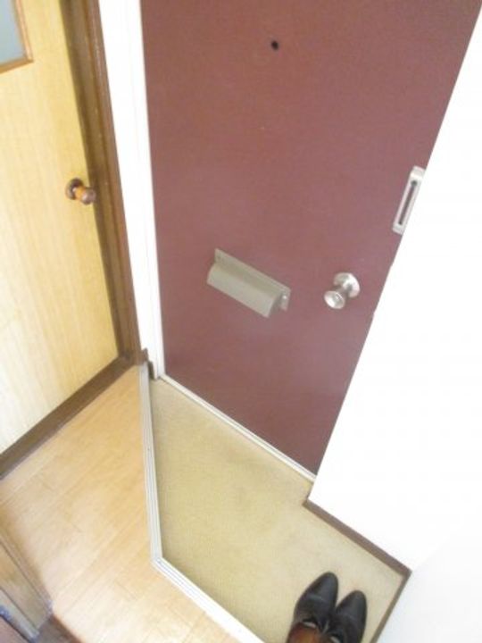 北海道岩見沢市三条西13(アパート)の賃貸物件の玄関