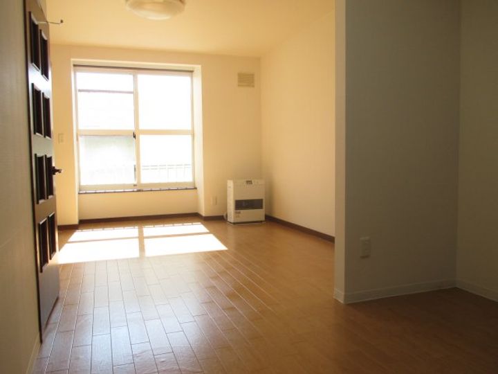 北海道岩見沢市三条西13(アパート)の賃貸物件の居間