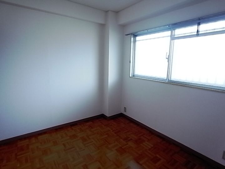 岐阜県岐阜市福光東2(マンション)の賃貸物件の居間