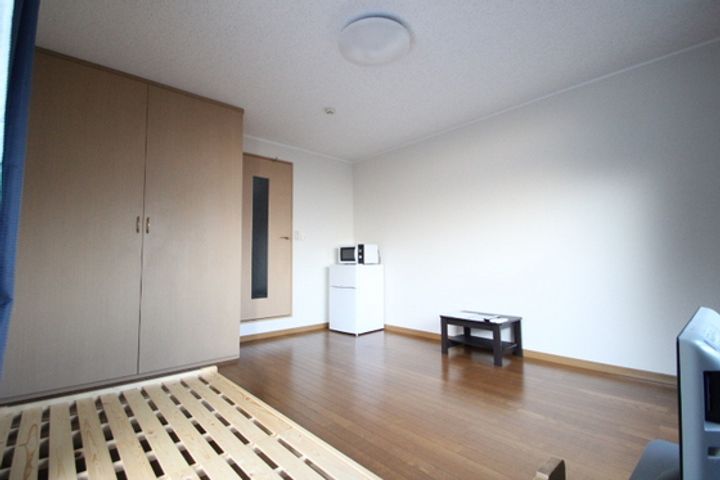 レオパレス泉の居間