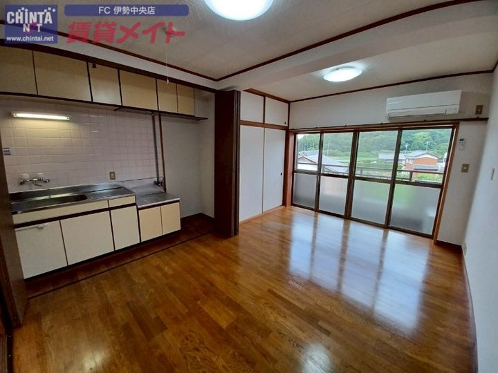 大海マンションの居間