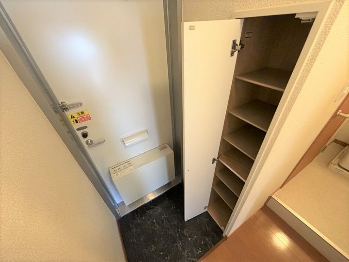 愛知県名古屋市天白区向が丘4(アパート)の賃貸物件の玄関