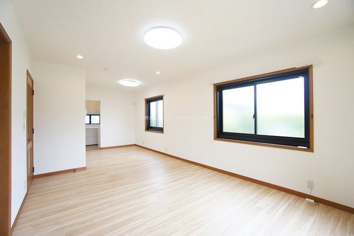 神奈川県茅ヶ崎市浜竹3(一戸建)の賃貸物件の居間