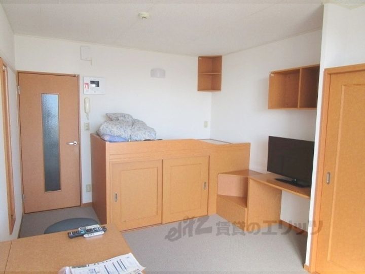 レオパレスESPOIRの居間