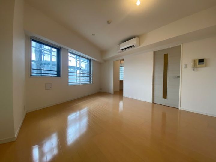 プライムアーバン目黒青葉台の居間