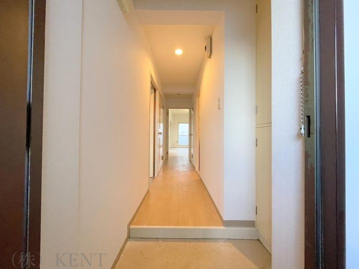 メゾン・ド・西野の玄関