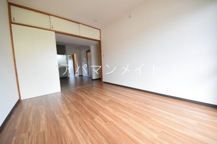 神奈川県横浜市泉区岡津町(マンション)の賃貸物件の居間