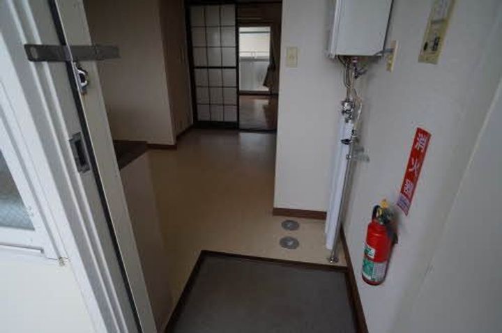 タウニィ若宮の玄関