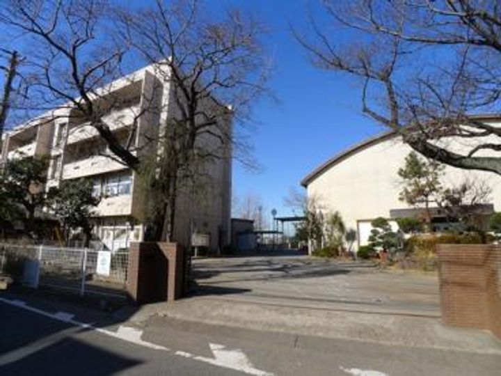 エスティーヌフジCの周辺