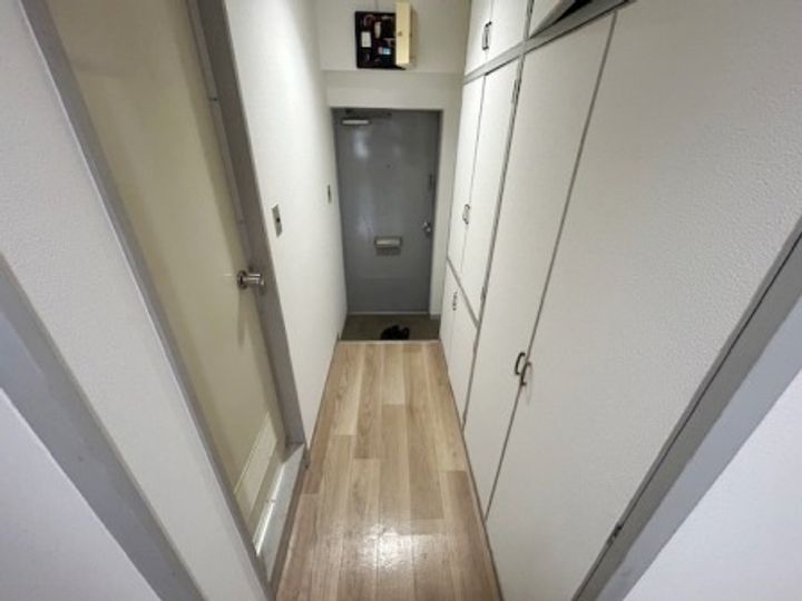 カルム赤坂の玄関