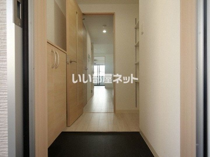badge瓜破westの玄関