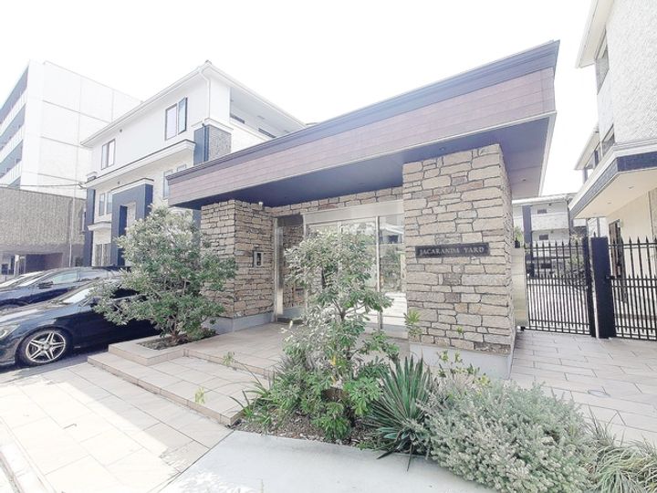 Jacaranda Yard Bの地図