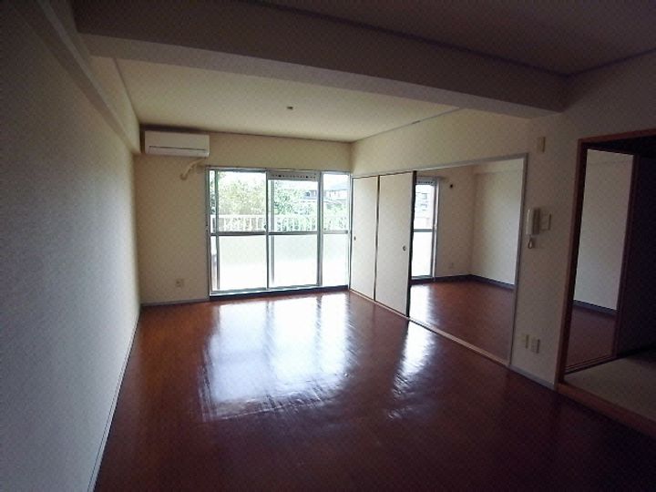 岐阜県各務原市蘇原申子町1(マンション)の賃貸物件の居間