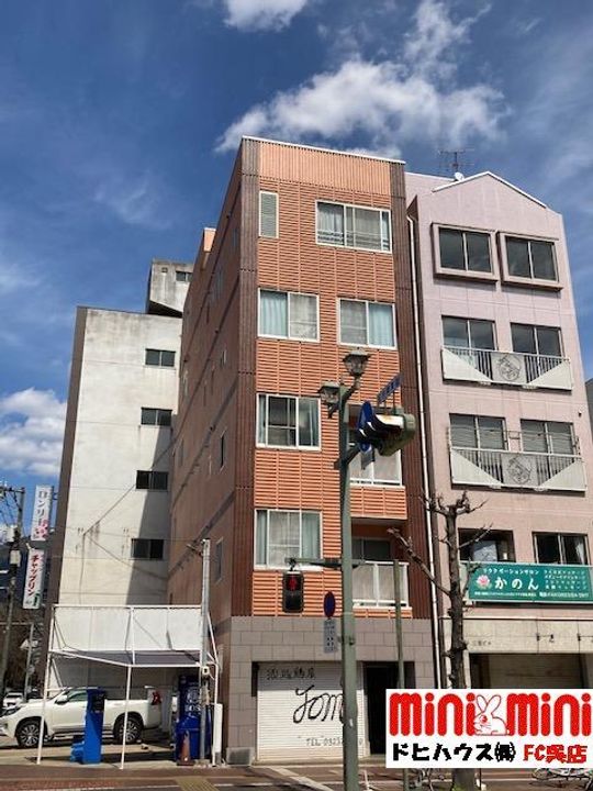 山光亭ビルの外観