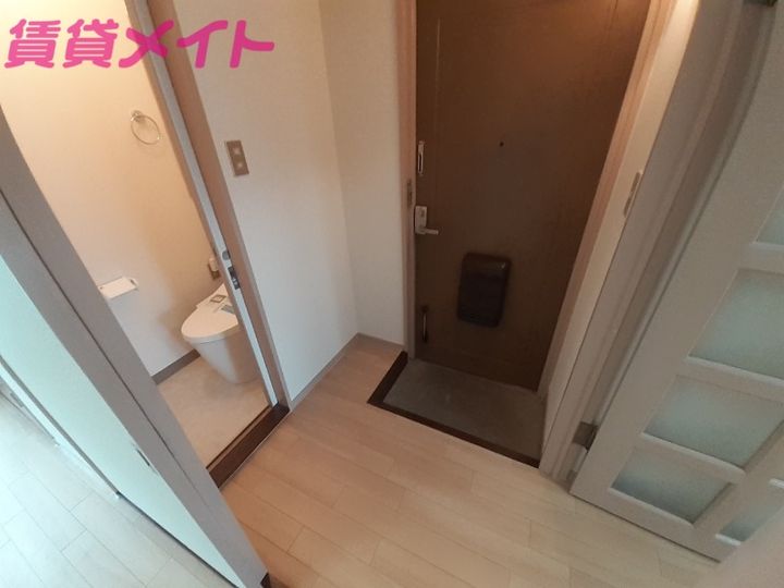 コーポ白子西光洋の玄関