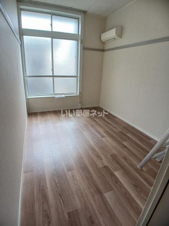 リバーサイドTMIの居間