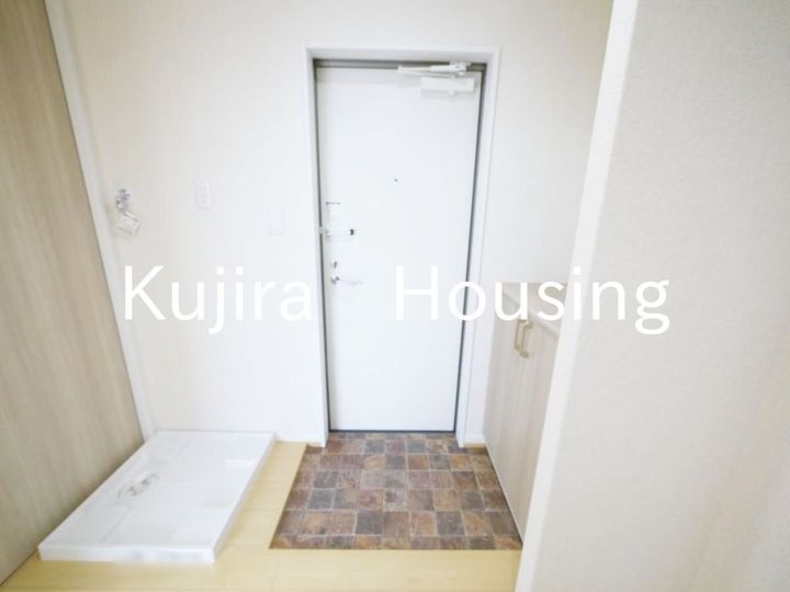 ウエストガーデン越谷恩間の玄関