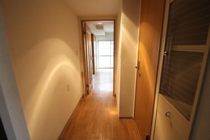 スカイコーポ温品の玄関