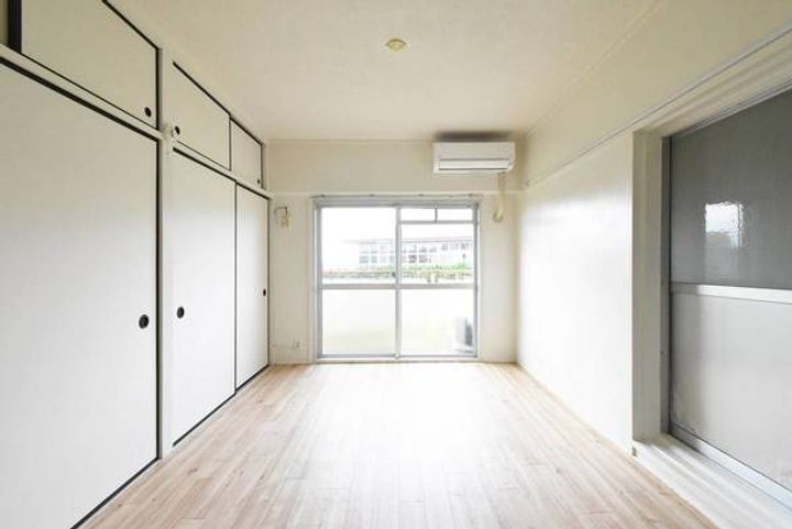 ビレッジハウス茂呂2号棟の居間
