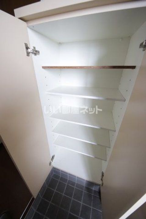 埼玉県行田市門井町2(マンション)の賃貸物件の玄関