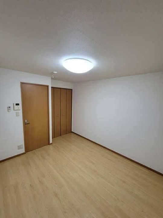 b’CASA TSURUMIの居間