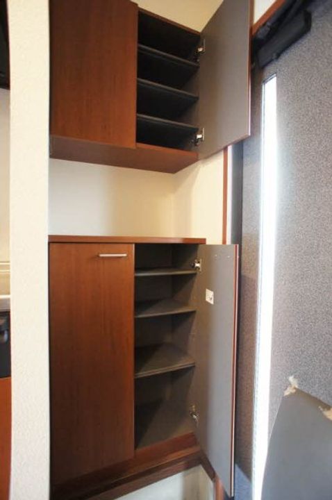 サルビアハイツの玄関