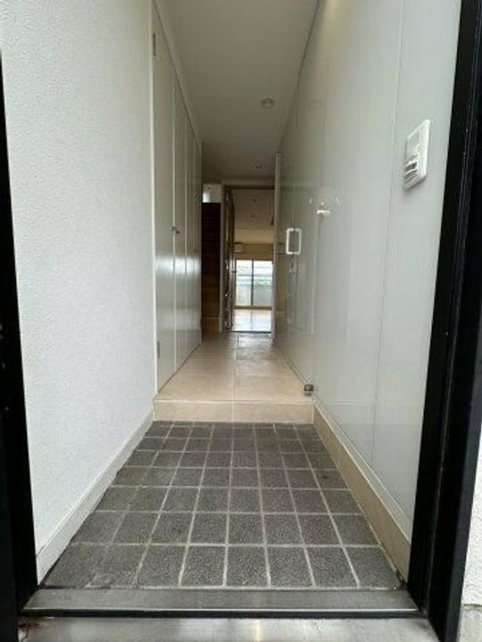 東京都新宿区左門町(マンション)の賃貸物件の玄関