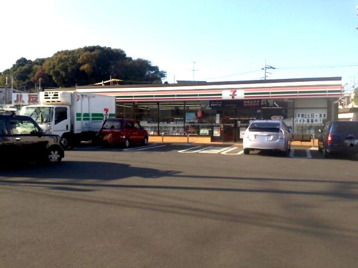 ユナイト小机マイネルリーチの周辺