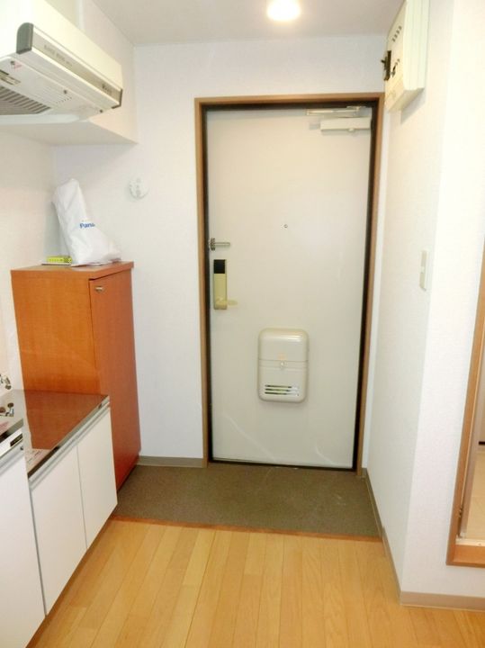 東京都立川市羽衣町1(マンション)の賃貸物件の玄関