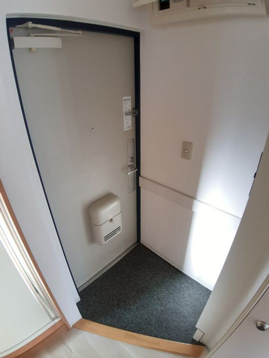 静岡県浜松市中央区北田町(マンション)の賃貸物件の玄関