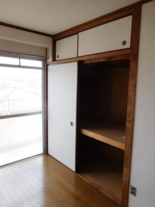 宝物産ビルの内装