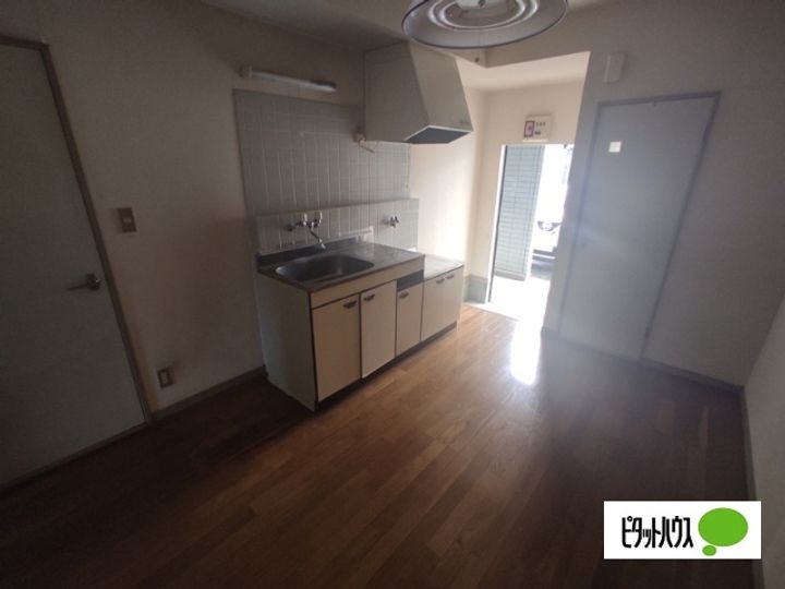 アネックス21福富1の居間