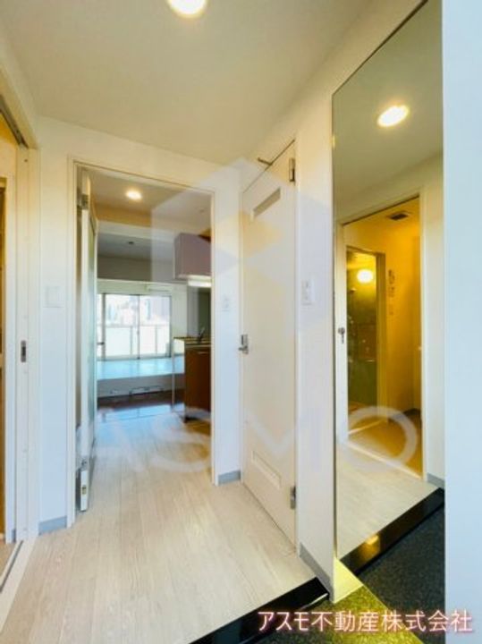 大阪府大阪市北区中津5(マンション)の賃貸物件の玄関