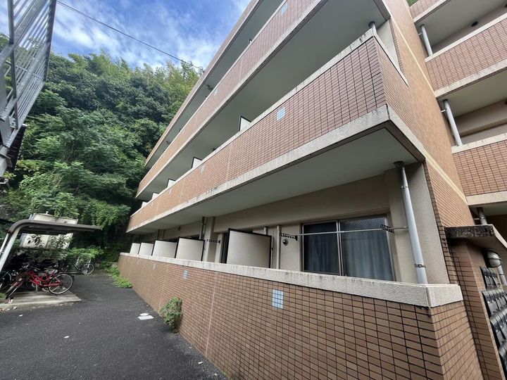 アンプルールベトン扇町の外観