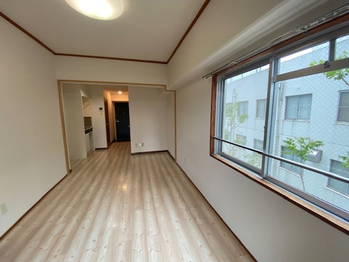 サザンブライト大手町の居間