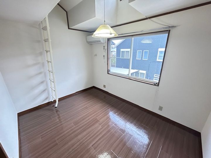 ハイマート小田原の居間