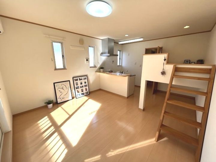 ソーグラスの居間