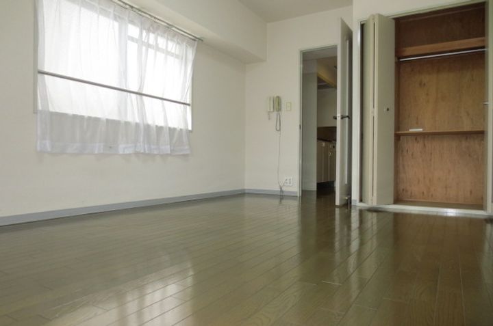 メゾンアルモニーの居間