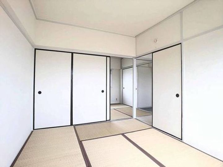 ビレッジハウス戸川1号棟の居間